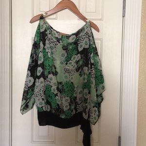 Beautiful summer green, white, & black top.